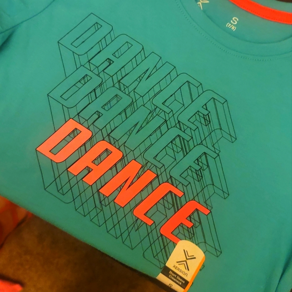 Girls graphic tee